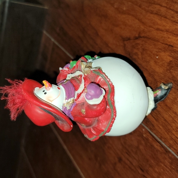 Snowman Lady with Red Hat - Picture 2 of 8